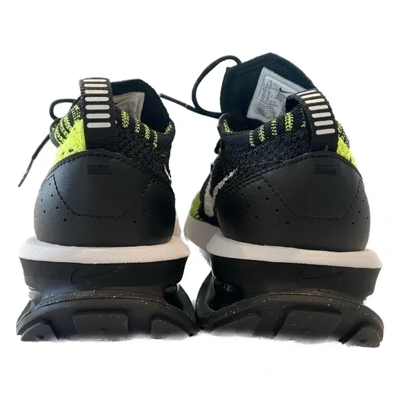 NWOB - Nike FLYKNIT Running / Walking Sneakers in WHITE/VOLT/BLACK size 8.8 - Picture 7 of 11